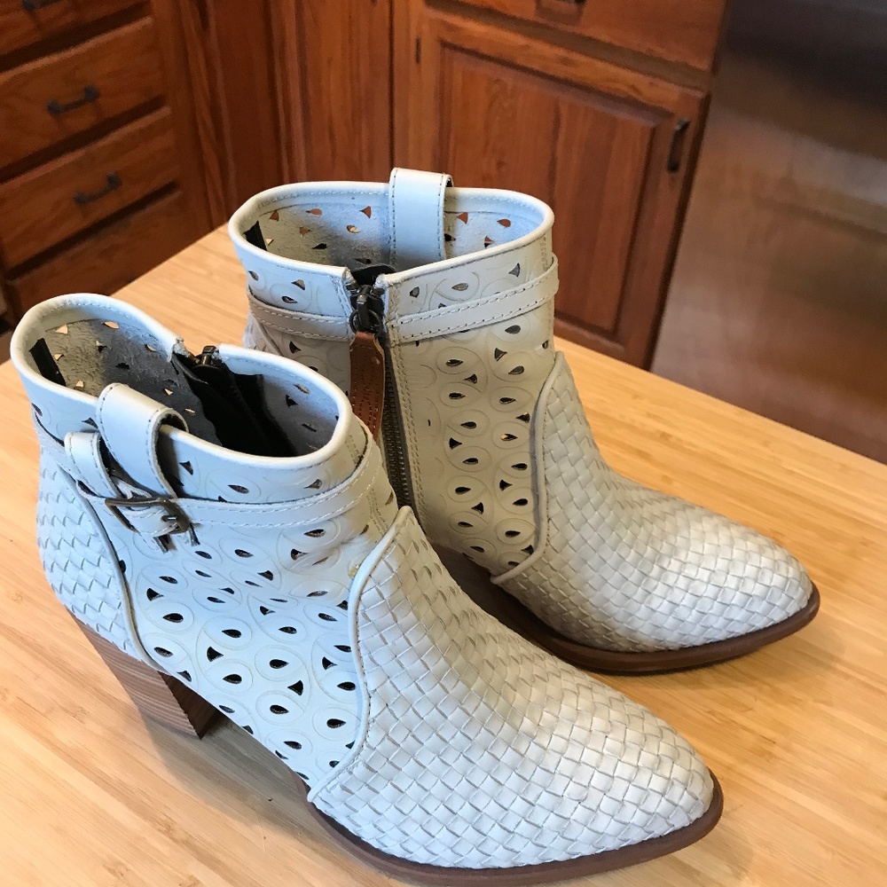 Dingo Be Famous leather bootie